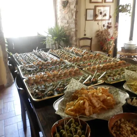 Residenza Di Paese Castello Del Poggio 3*