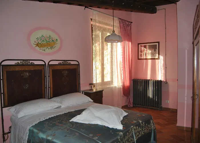 Affittacamere Residenza Di Paese Castello Del Poggio 3*