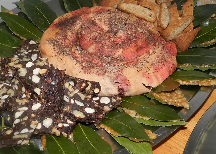 Residenza Di Paese Castello Del Poggio 3*