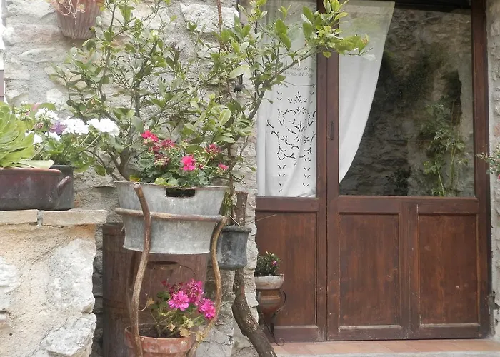 Residenza Di Paese Castello Del Poggio Affittacamere Ferentillo